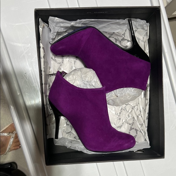 Reaction Kenneth Cole Vibrant Purple Heeled Boots - Picture 2 of 14